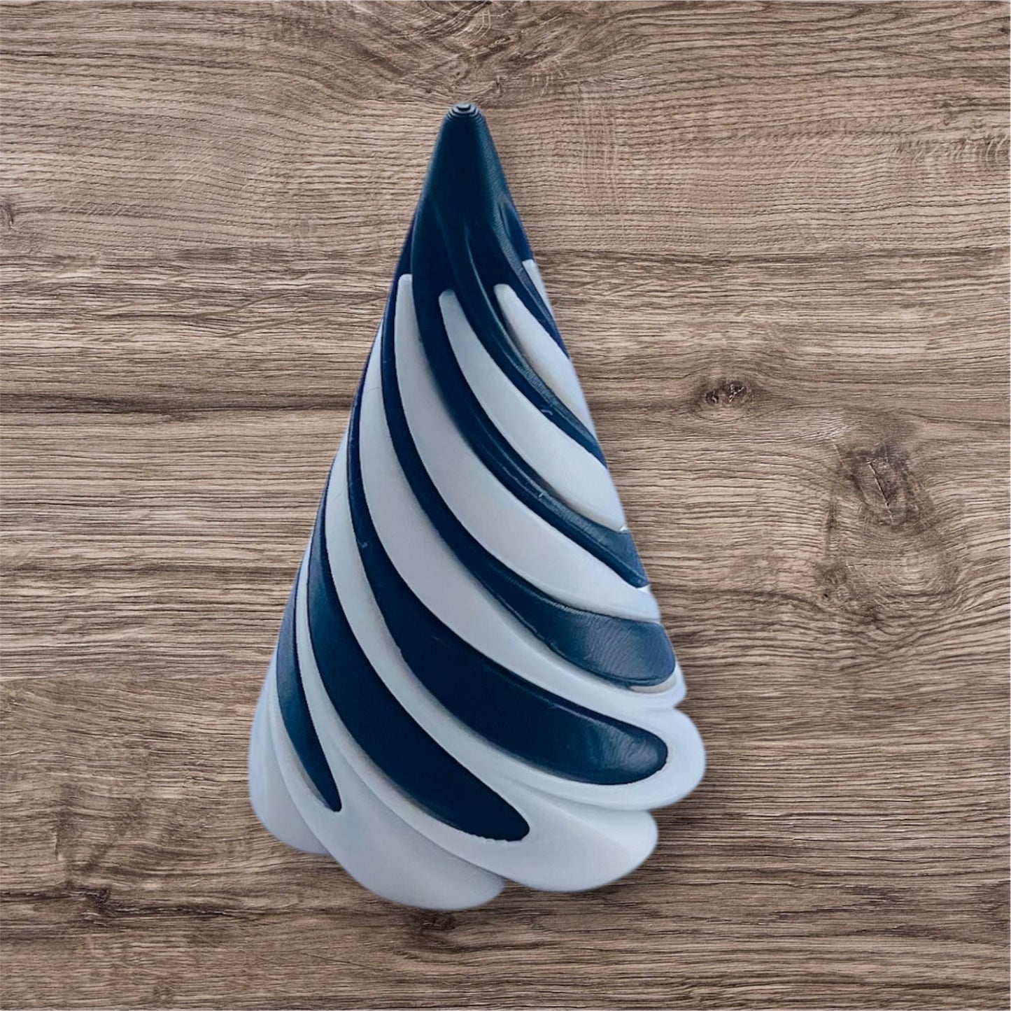 Passthrough/Spiral Cone Fidget (Black and White)