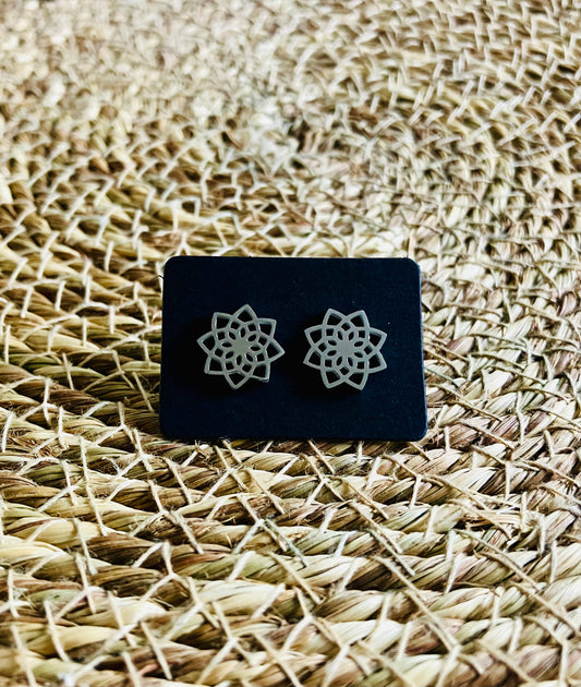 Stainless Steel Studs *7