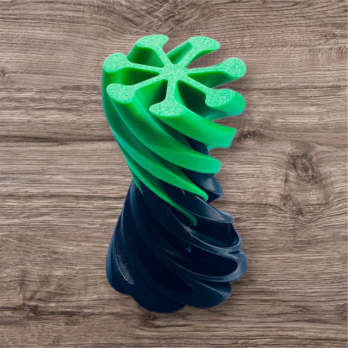 Passthrough/Spiral Cone Fidget (Black and Green)