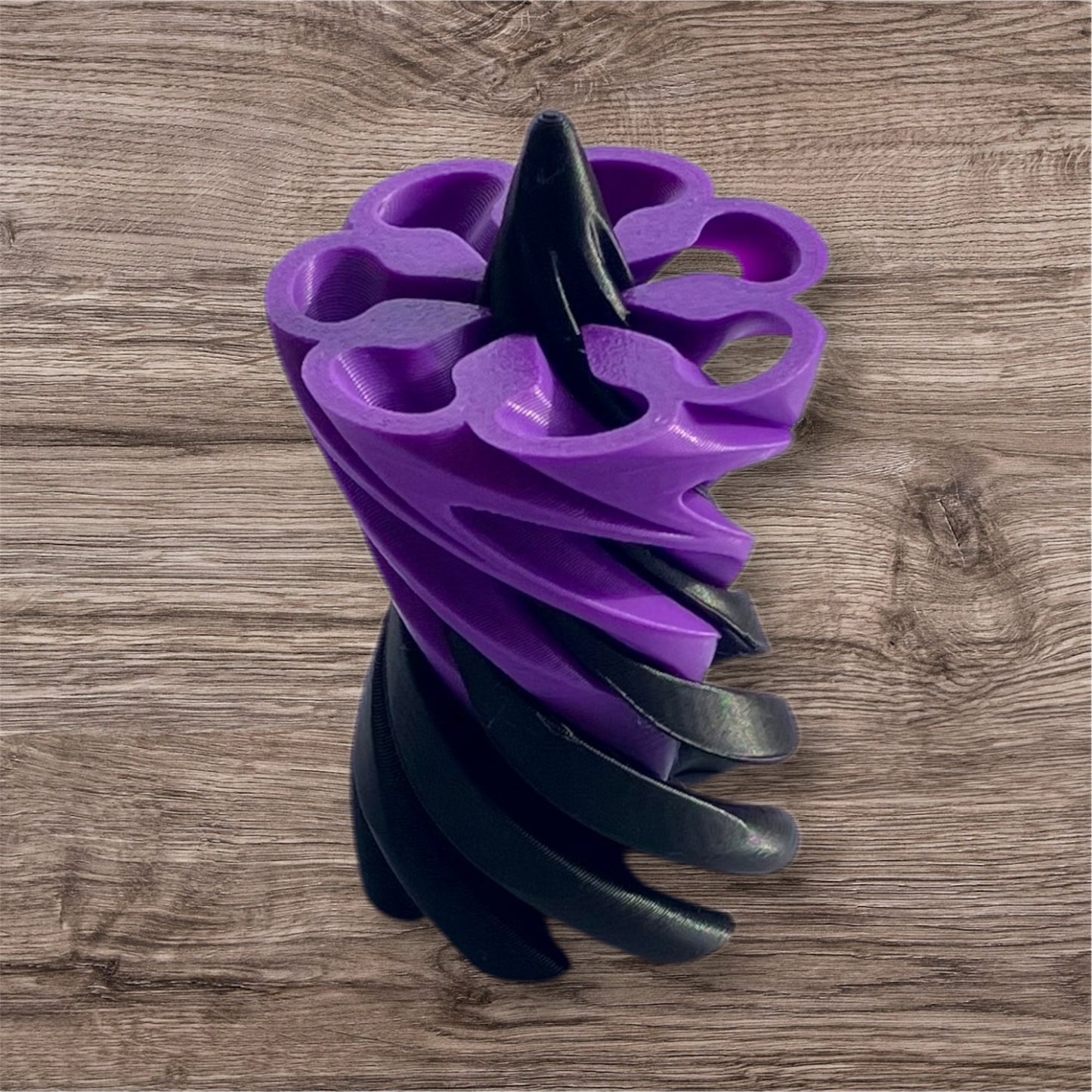 Passthrough/Spiral Cone Fidget (Black and Purple)