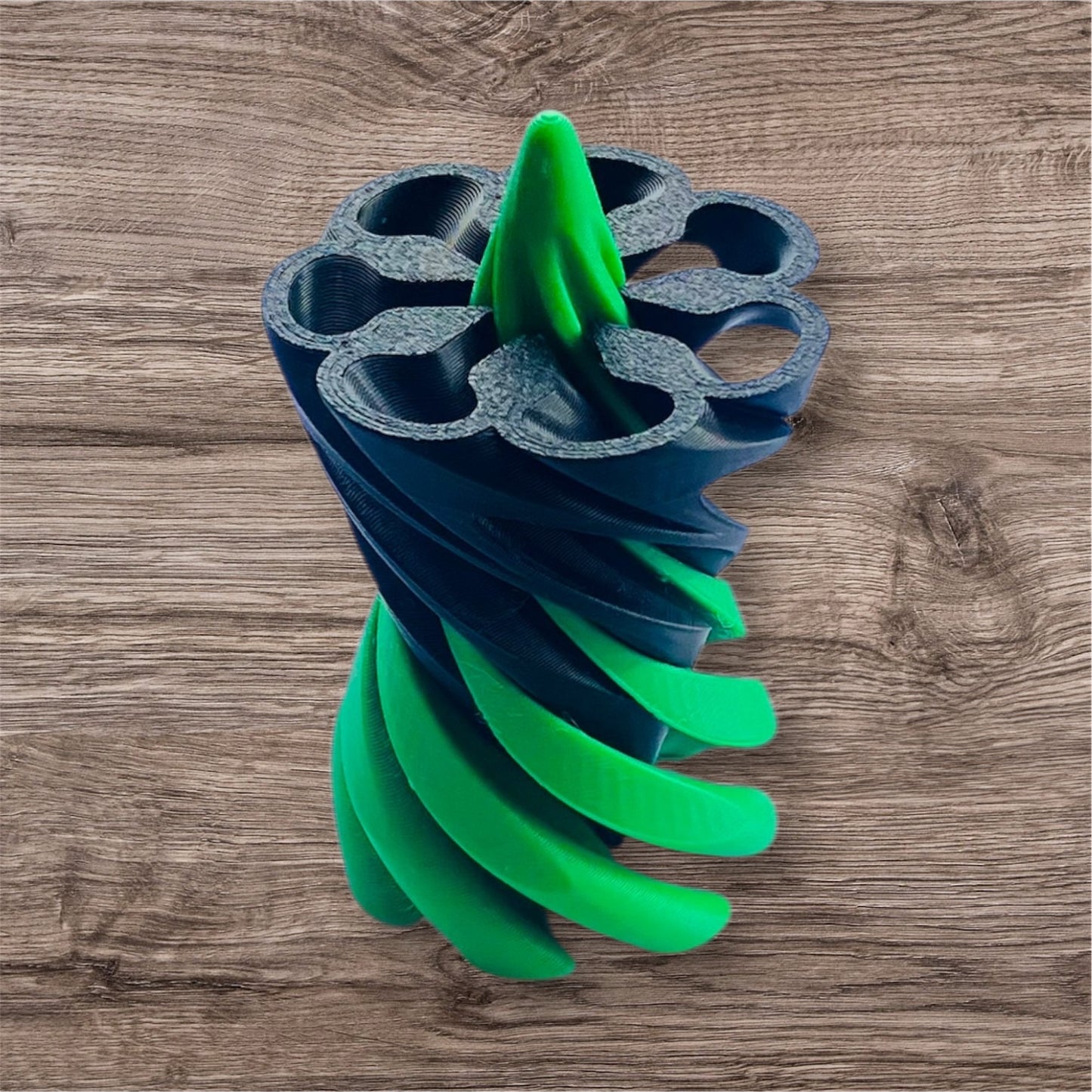 Passthrough/Spiral Cone Fidget (Black and Green)