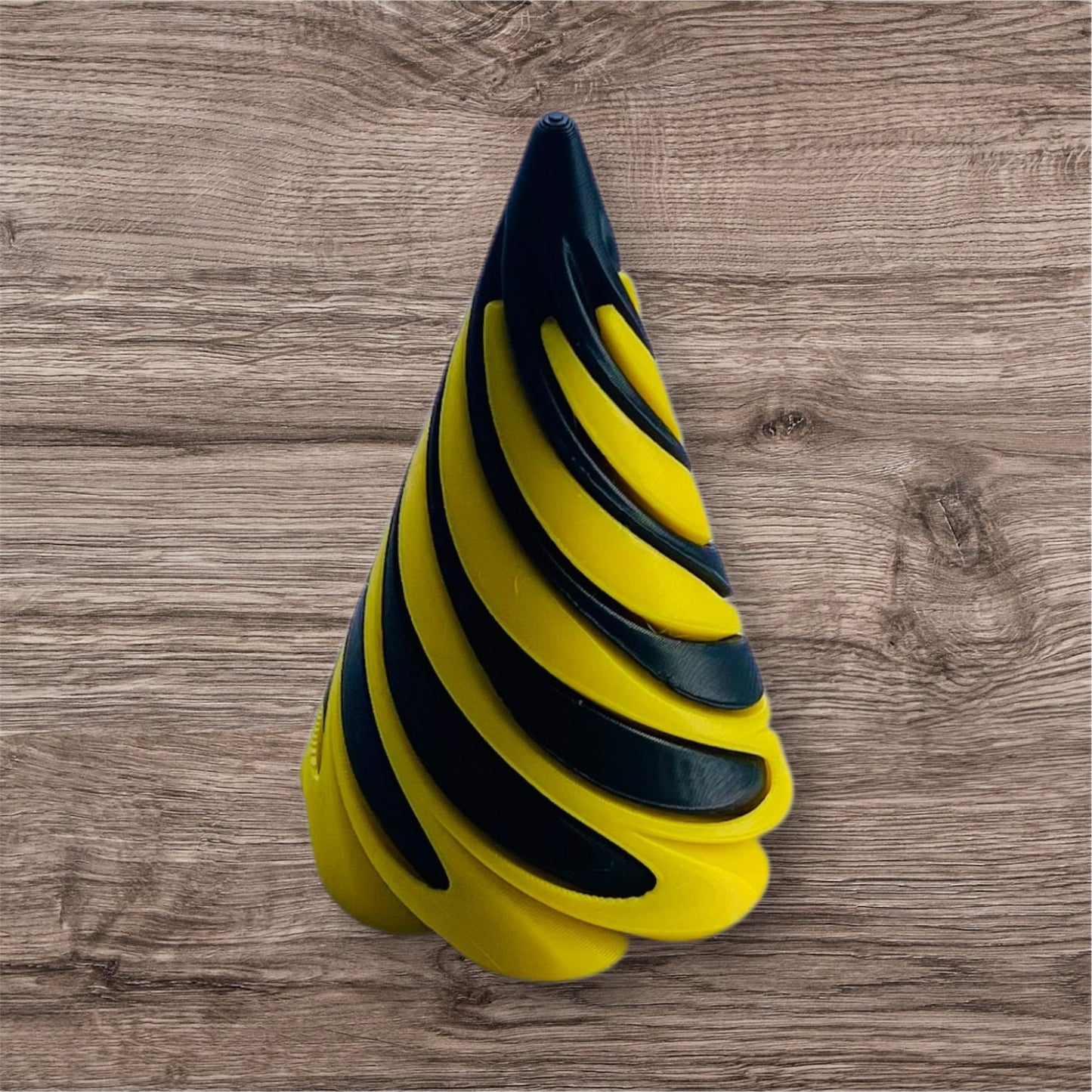 Passthrough/Spiral Cone Fidget (Black and Yellow)
