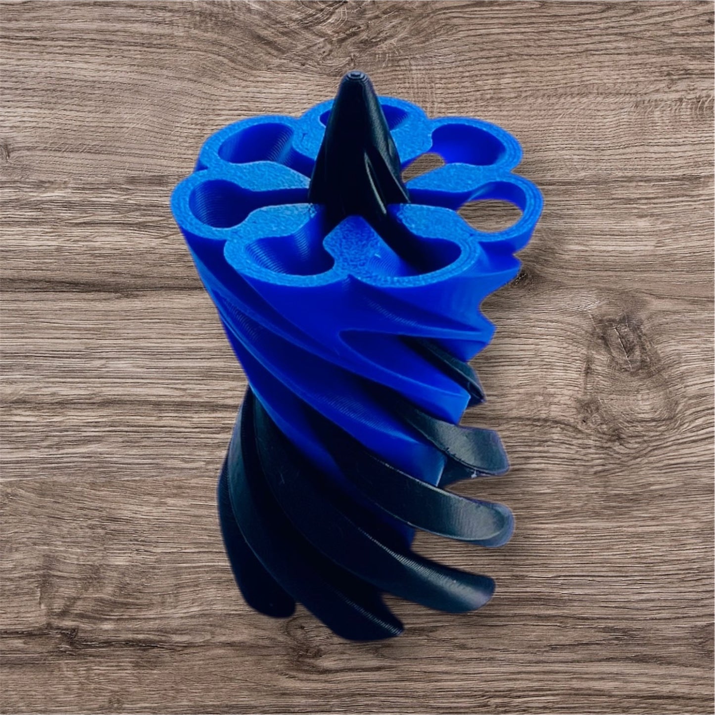 Passthrough/Spiral Cone Fidget (Black and Blue)